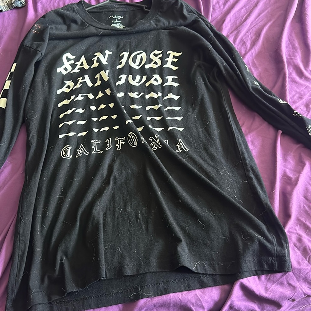 Will be washed and cleaned before shipping. Unisex